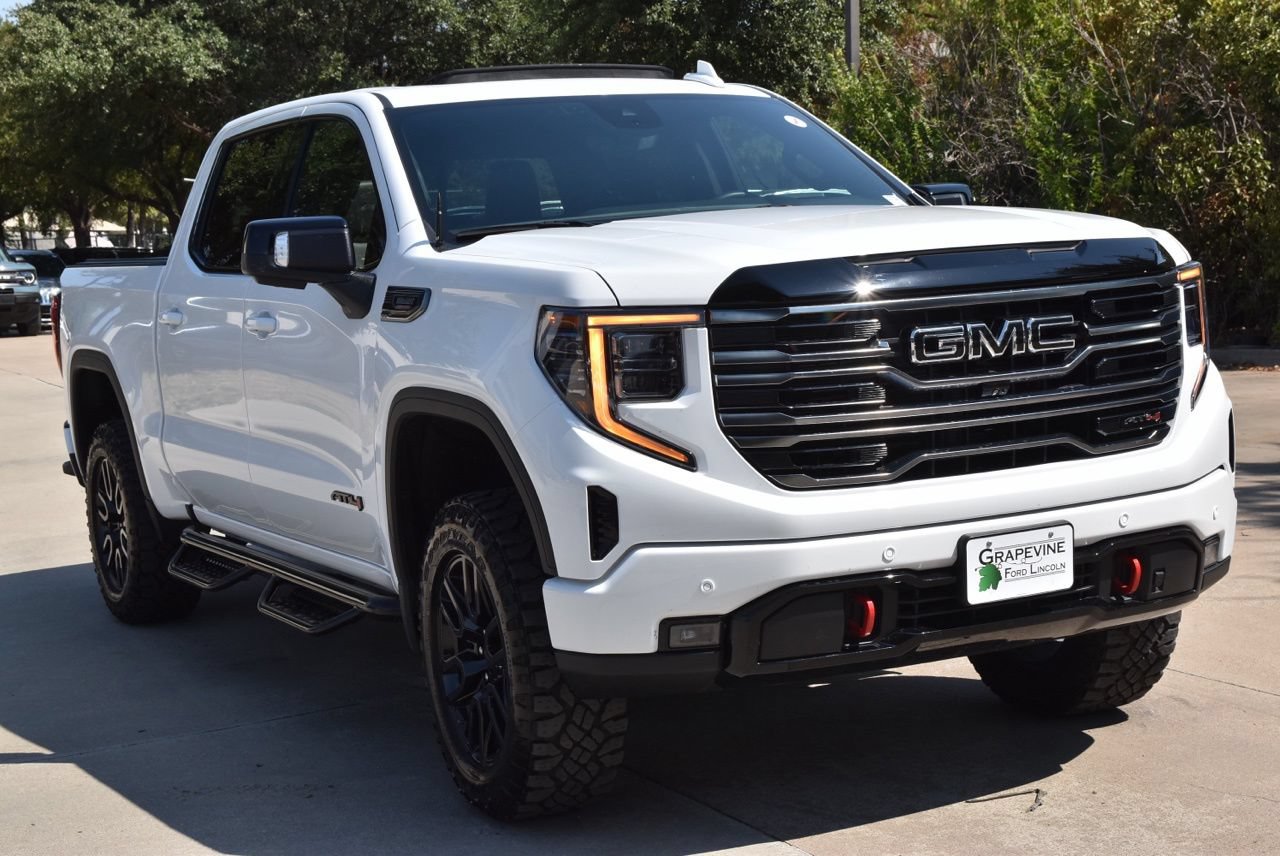 Used 2026 GMC Sierra 1500 AT4 w/ AT4 Premium Package AWD/4WD image 4