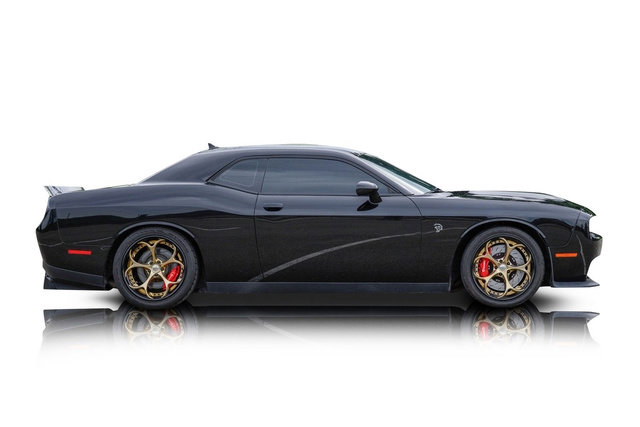 Used 2016 Dodge Challenger SRT Hellcat image 2