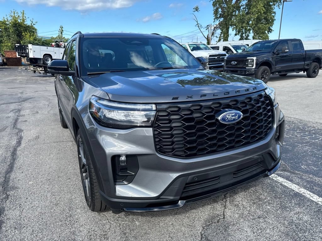Certified 2025 Ford Explorer ST-Line w/ ST-Line Street Pack AWD/4WD image 56