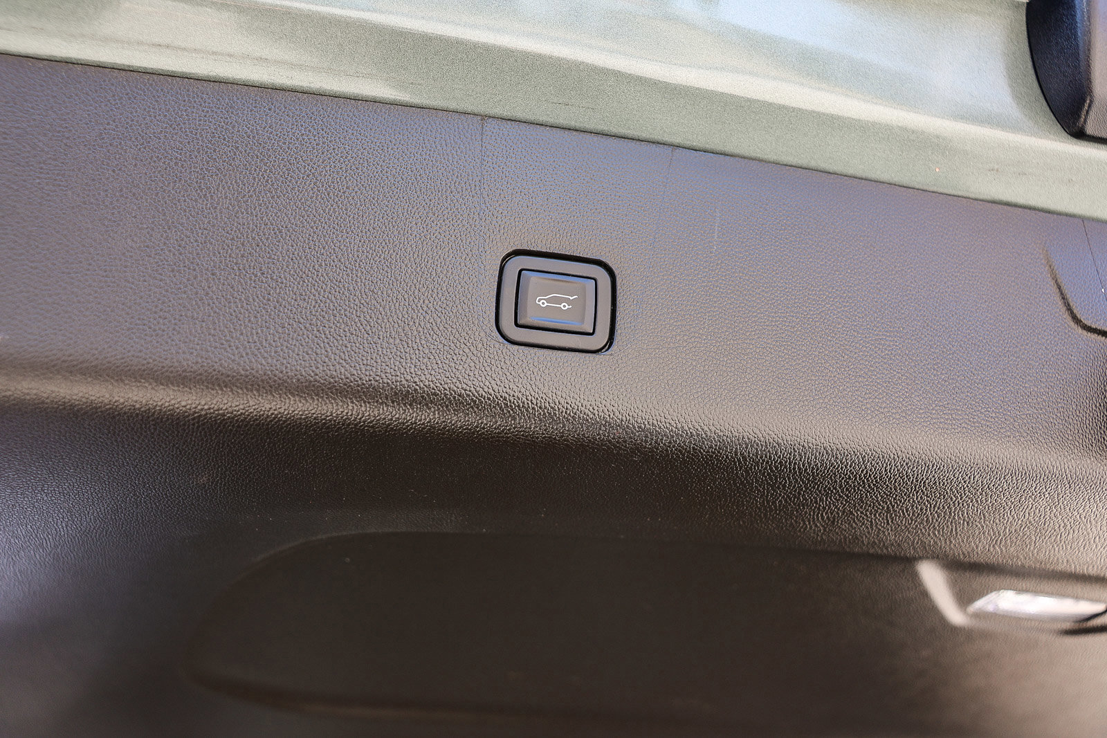 Used 2023 Chevrolet Traverse LT FWD image 28