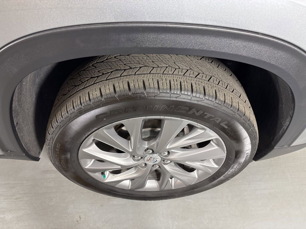 Used 2025 Buick Enclave Preferred FWD image 11