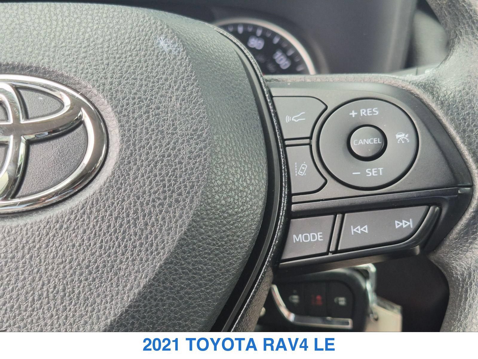 Used 2021 Toyota RAV4 LE w/ Carpet Mat Package (TMS) AWD/4WD image 19