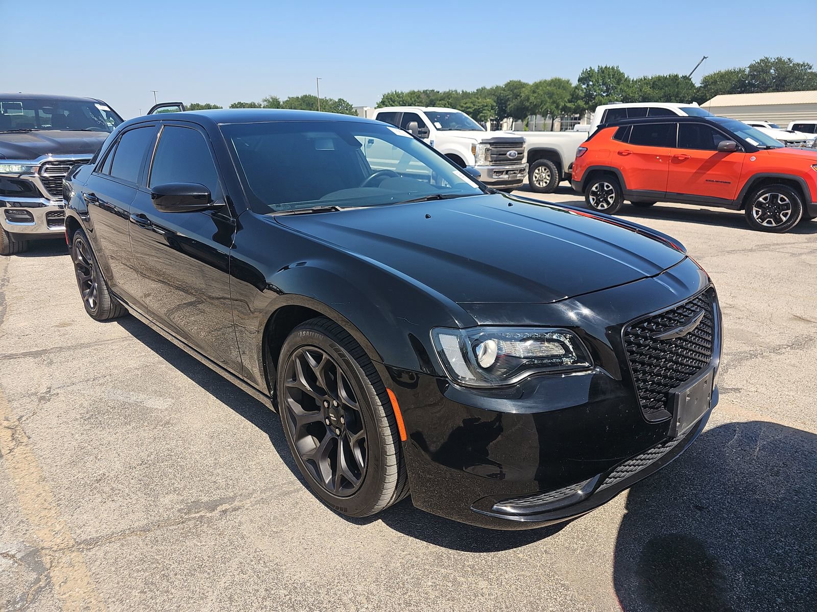 Used 2022 Chrysler 300 Touring w/ Sport Appearance Package RWD image 2