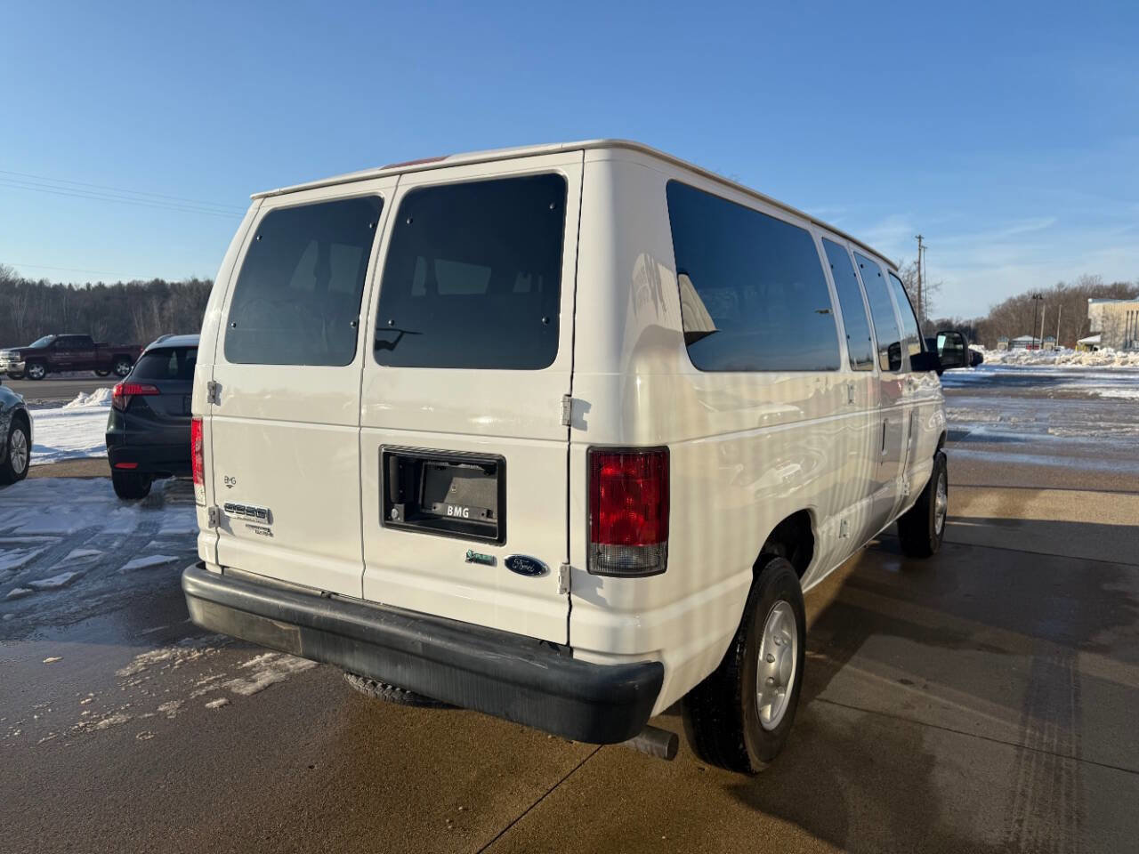 Used 2012 Ford E-350 and Econoline 350 XL w/ Interior Upgrade Pkg image 5