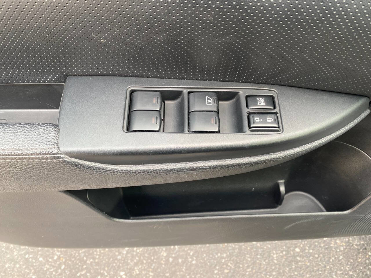 Used 2012 Subaru Outback 2.5i Limited image 12