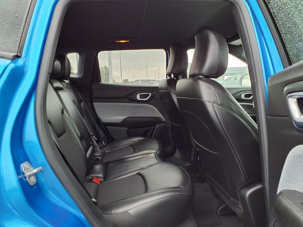 Used 2023 Jeep Compass Latitude w/ Convenience Group AWD/4WD image 25