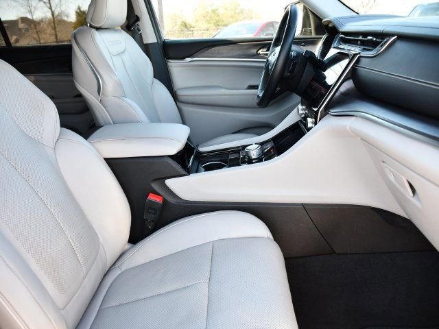 Used 2021 Jeep Grand Cherokee L Overland w/ Advanced Protech Group III image 32