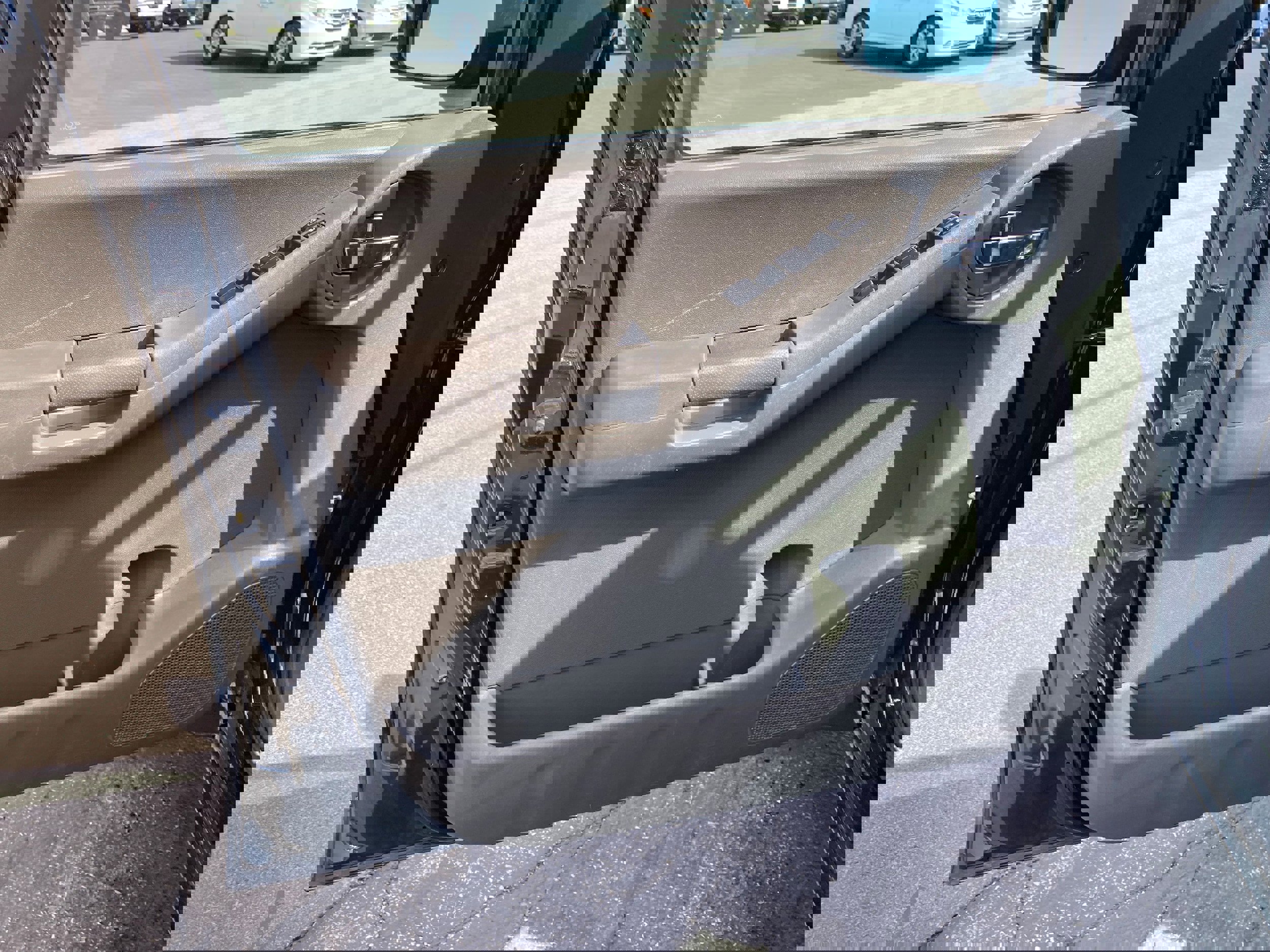 Used 2010 Nissan Xterra Off-Road image 9