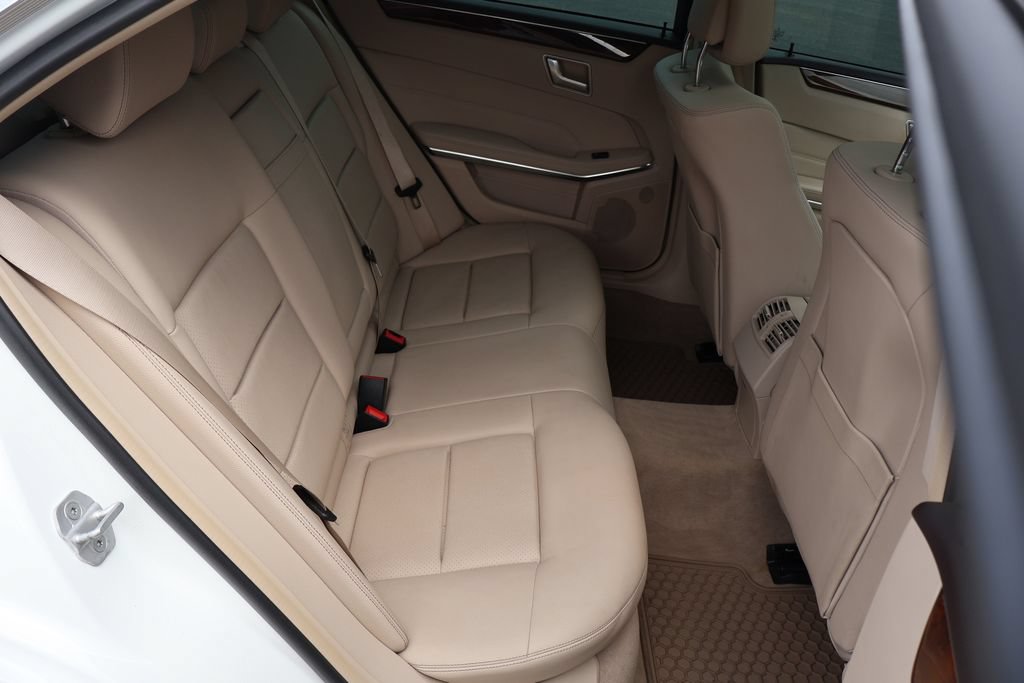 Used 2016 Mercedes-Benz E 350 4MATIC Sedan image 22