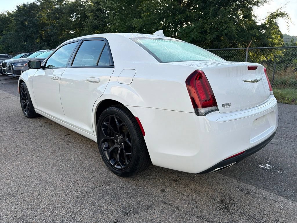 Used 2019 Chrysler 300 S RWD image 4