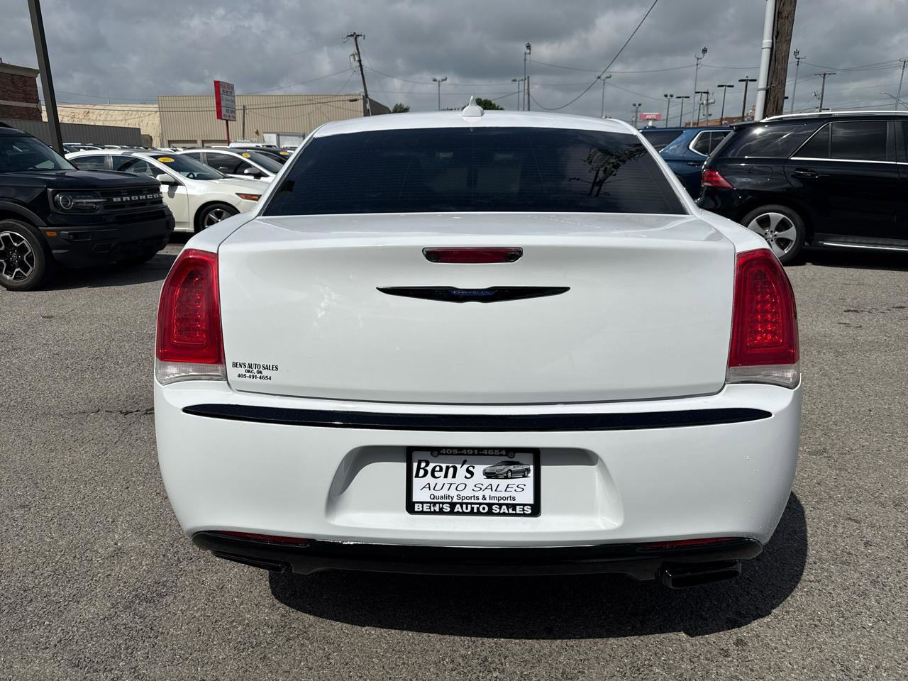 Used 2015 Chrysler 300 Limited image 7