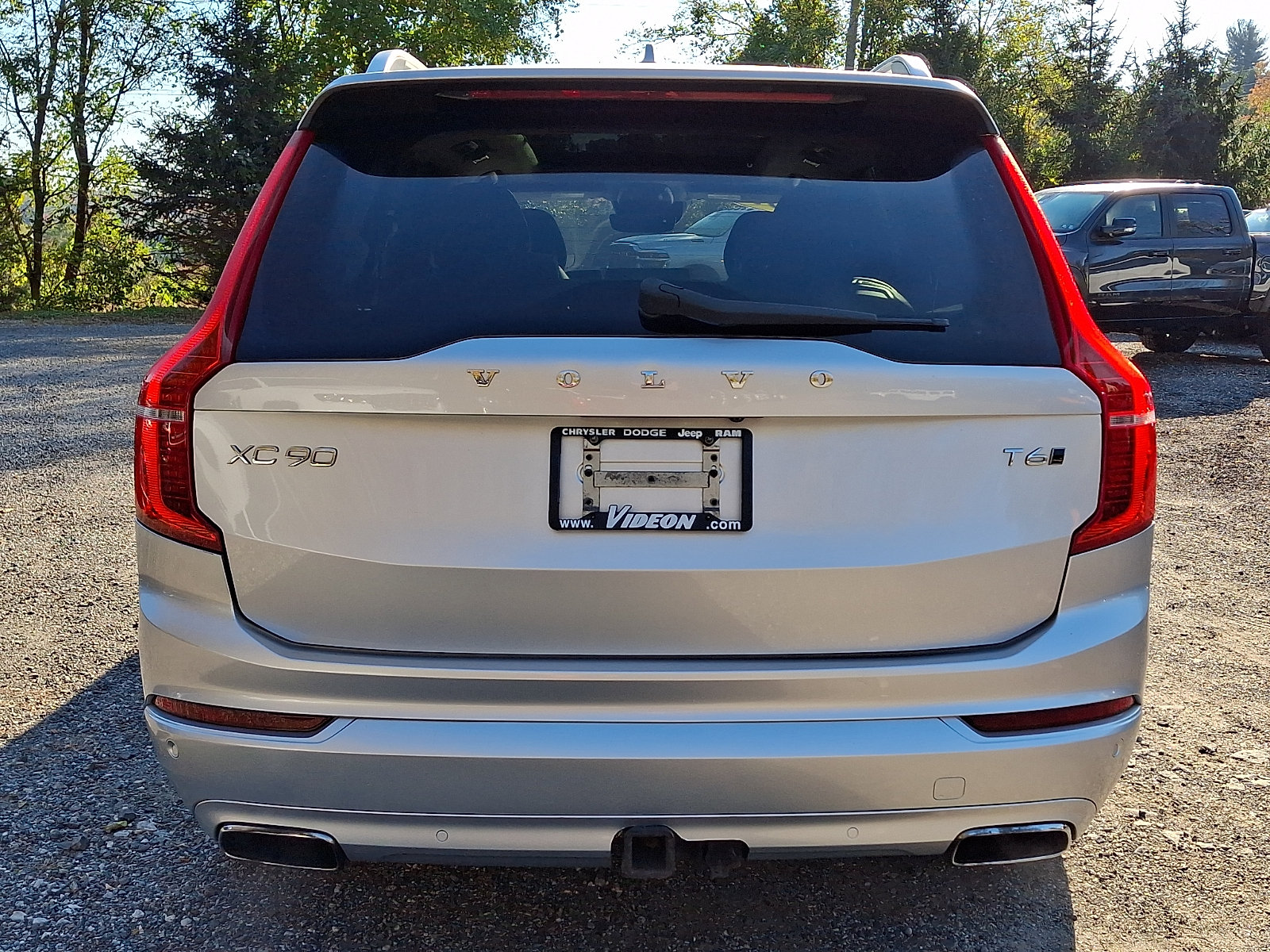 Used 2016 Volvo XC90 T6 Momentum w/ Momentum Plus Package AWD/4WD image 5