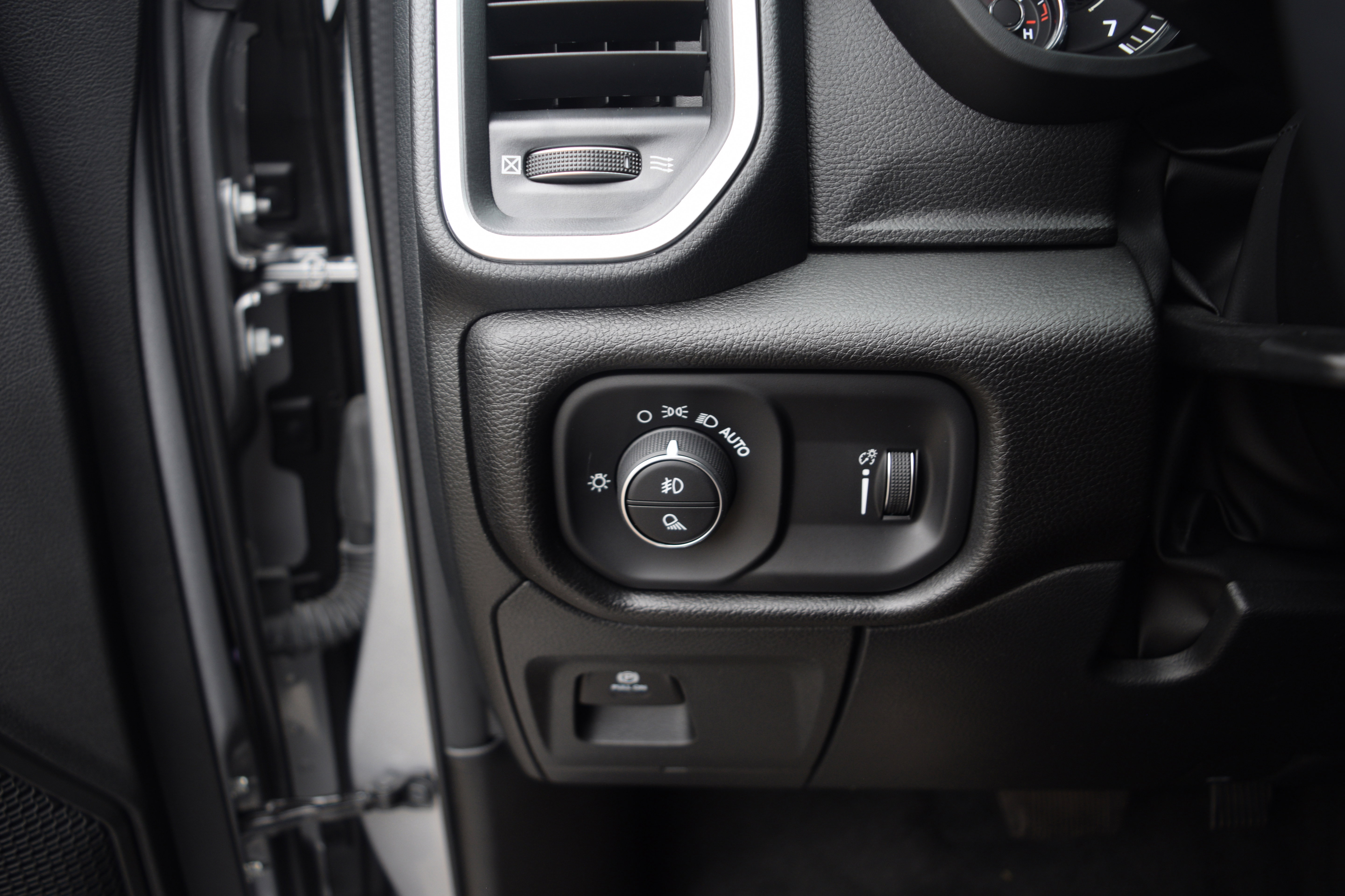 Used 2023 RAM 1500 Big Horn image 8