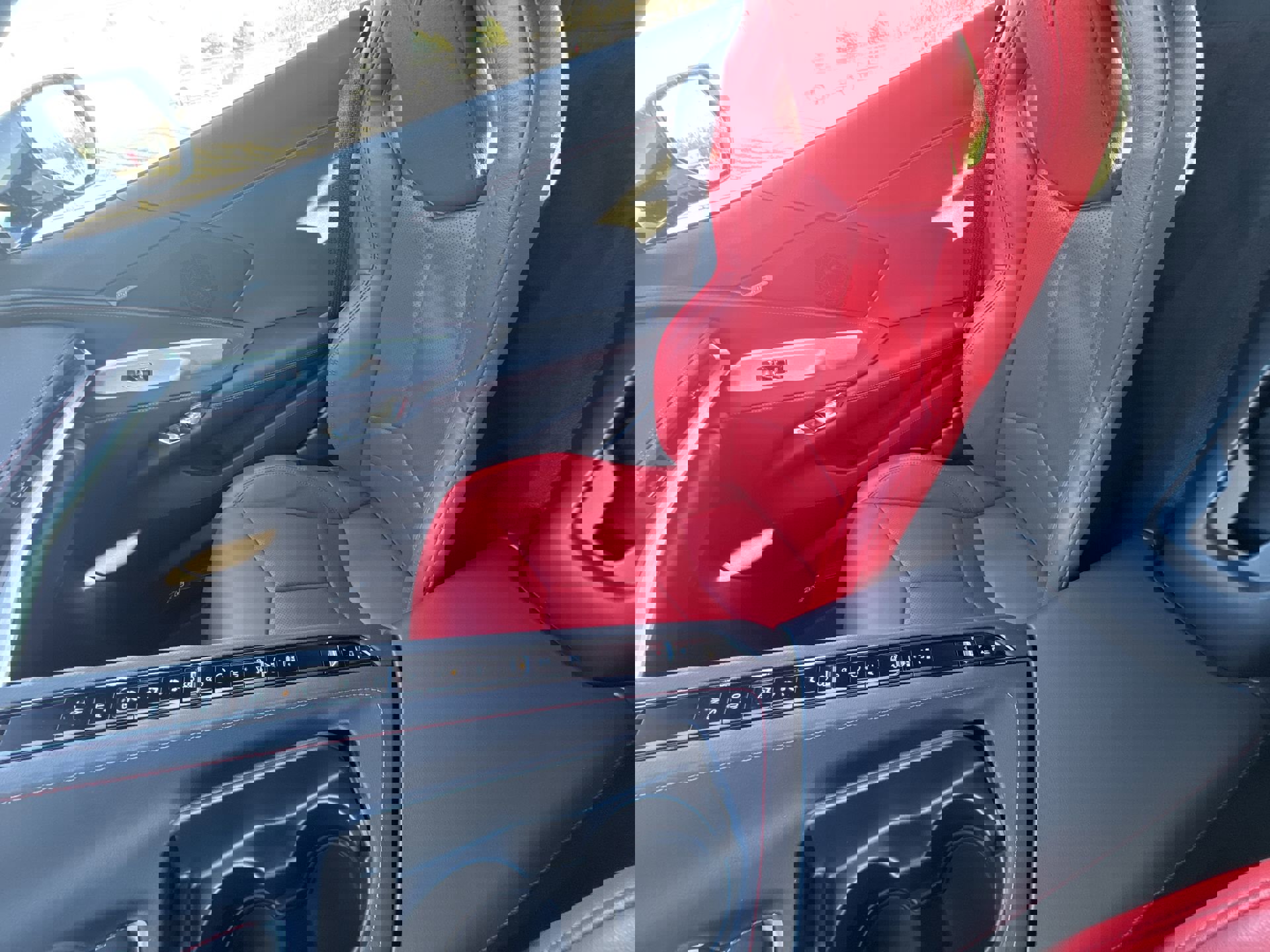 Used 2025 Chevrolet Corvette Stingray Coupe w/ 1LT image 21