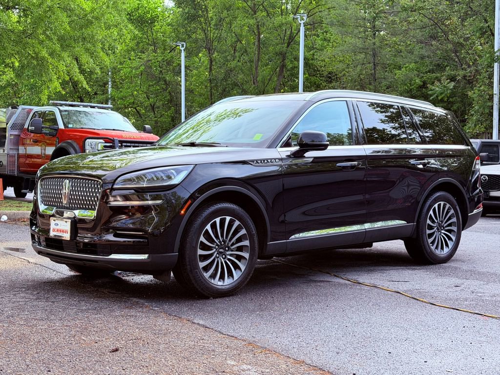 Certified 2023 Lincoln Aviator AWD w/ Premium Package image 3