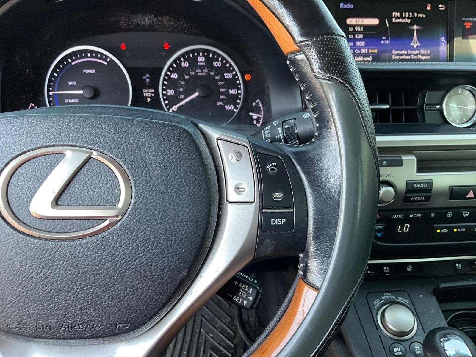 Used 2015 Lexus ES 300h w/ Premium Package w/Bamboo Trim FWD image 11