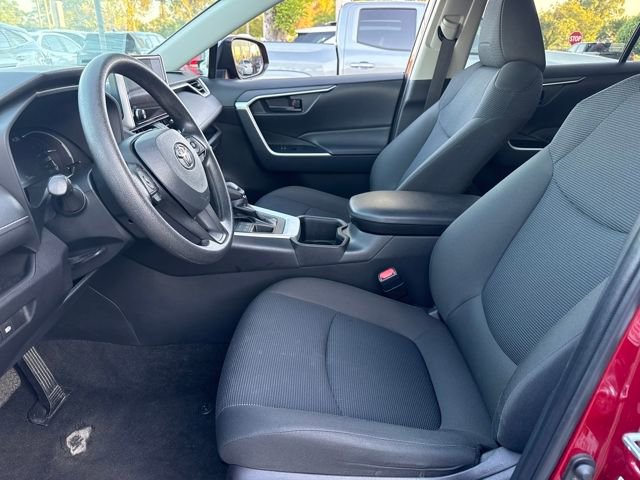 Used 2024 Toyota RAV4 LE image 9