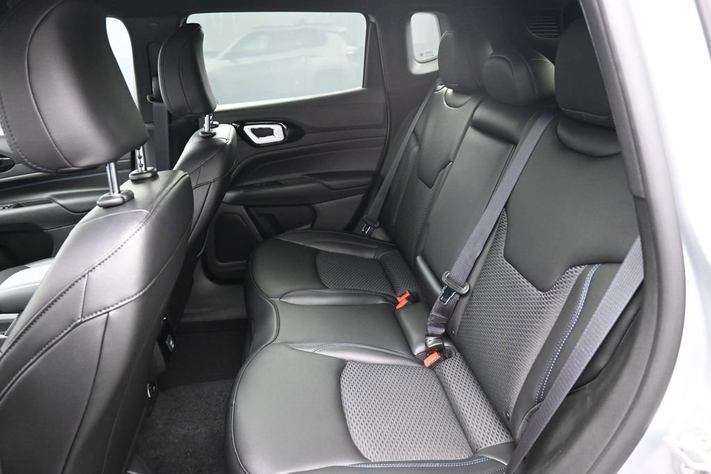 New 2026 Jeep Compass Latitude AWD/4WD image 15