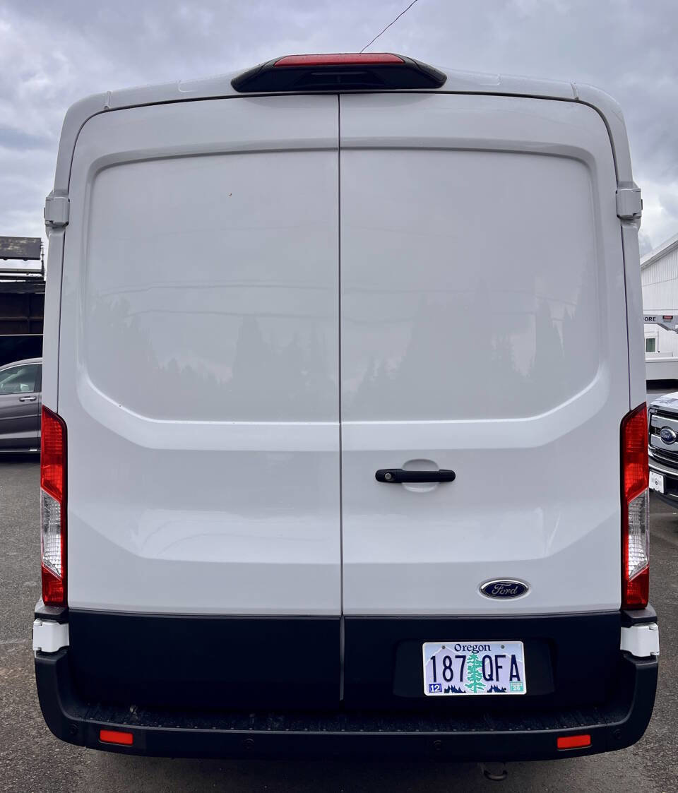 Used 2023 Ford Transit 250 Medium Roof AWD image 4