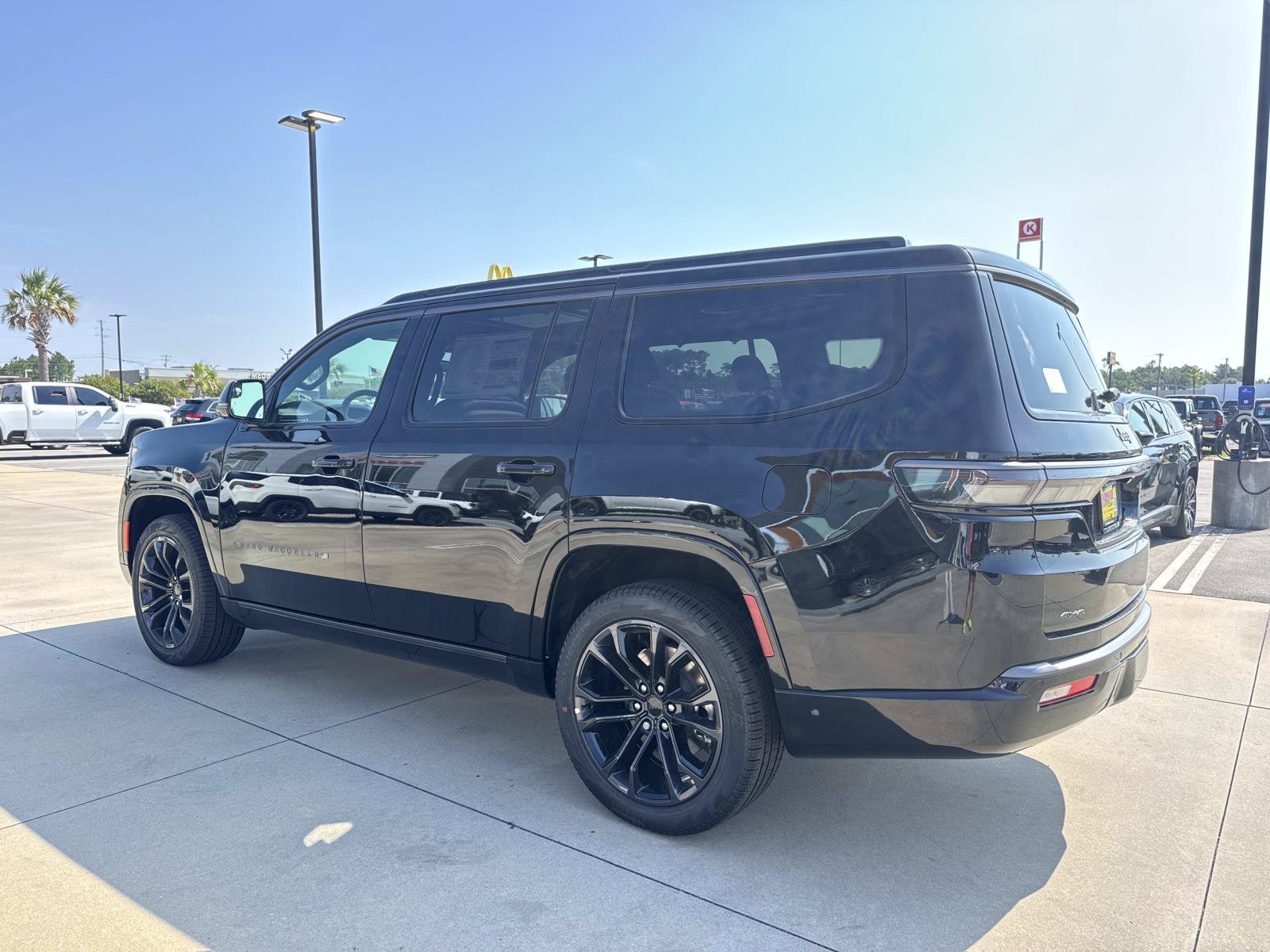 New 2026 Jeep Grand Wagoneer Summit w/ Premium Group III AWD/4WD image 5