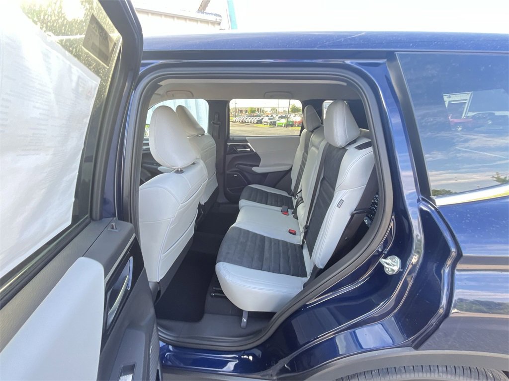 New 2025 Mitsubishi Outlander SE image 22