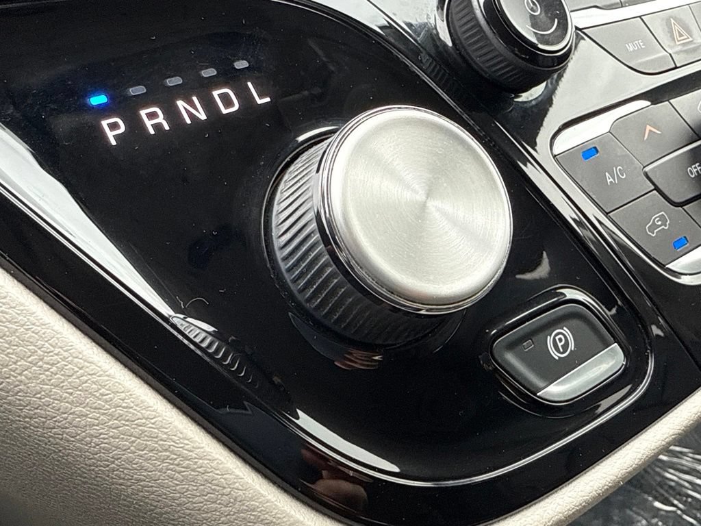 Used 2020 Chrysler Pacifica Touring-L Plus FWD image 38