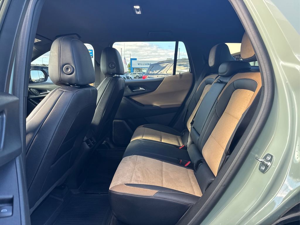 Used 2025 Chevrolet Equinox ACTIV AWD/4WD image 20