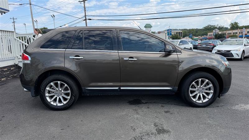Used 2011 Lincoln MKX 2WD w/ 101A Rapid Spec Order Code image 7