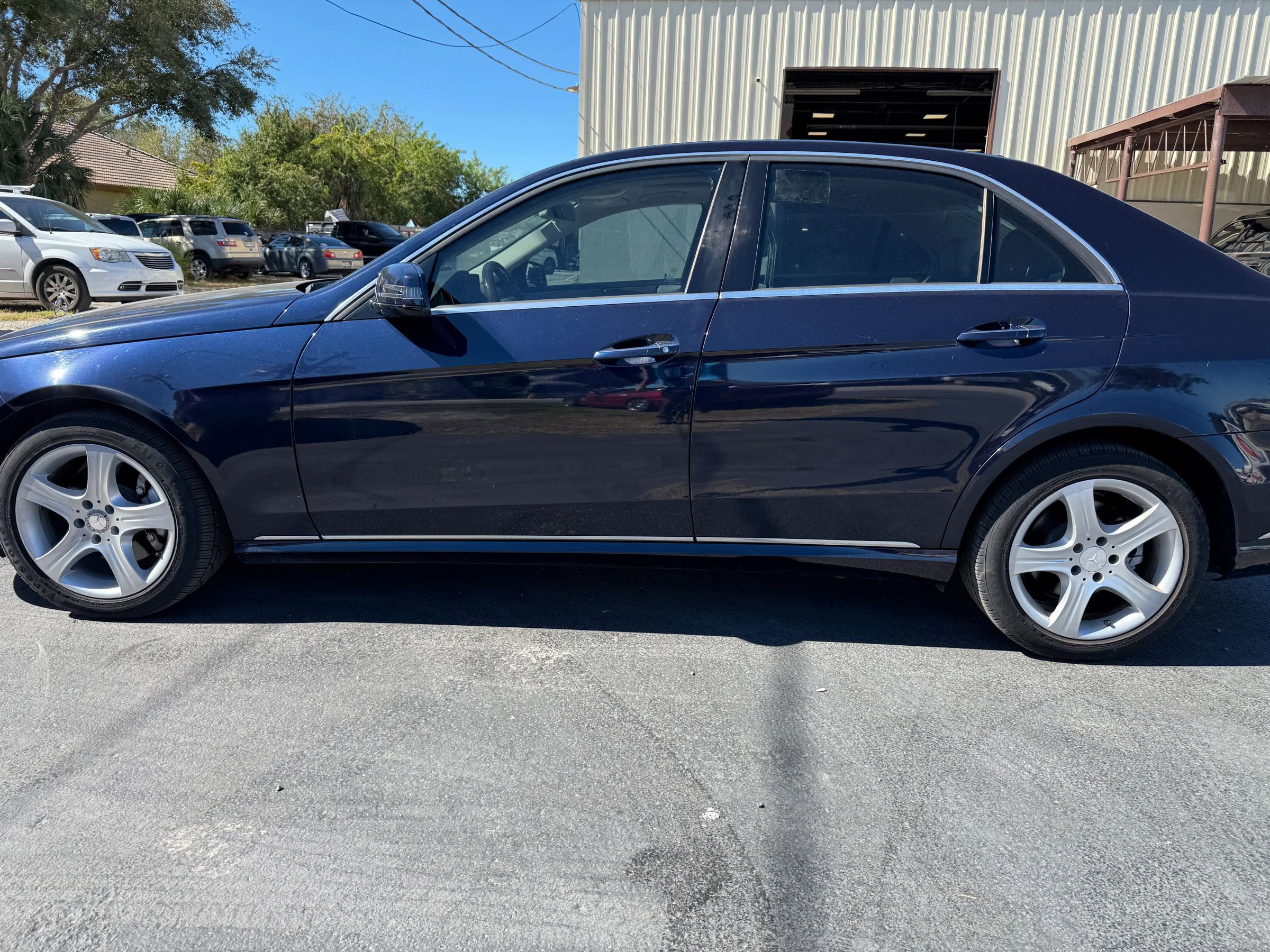 Used 2014 Mercedes-Benz E 350 Sedan image 2