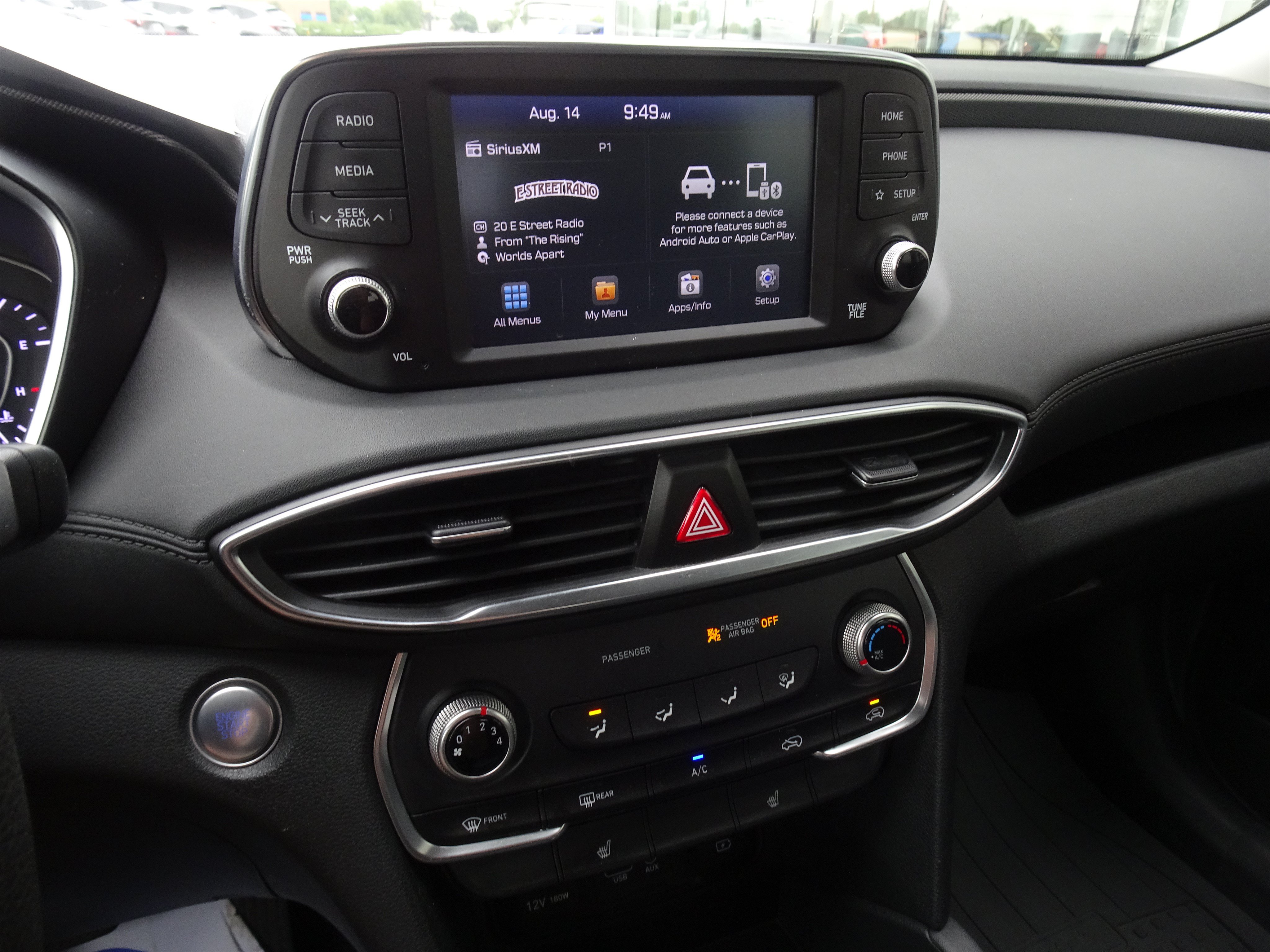 Used 2019 Hyundai Santa Fe SEL FWD image 18