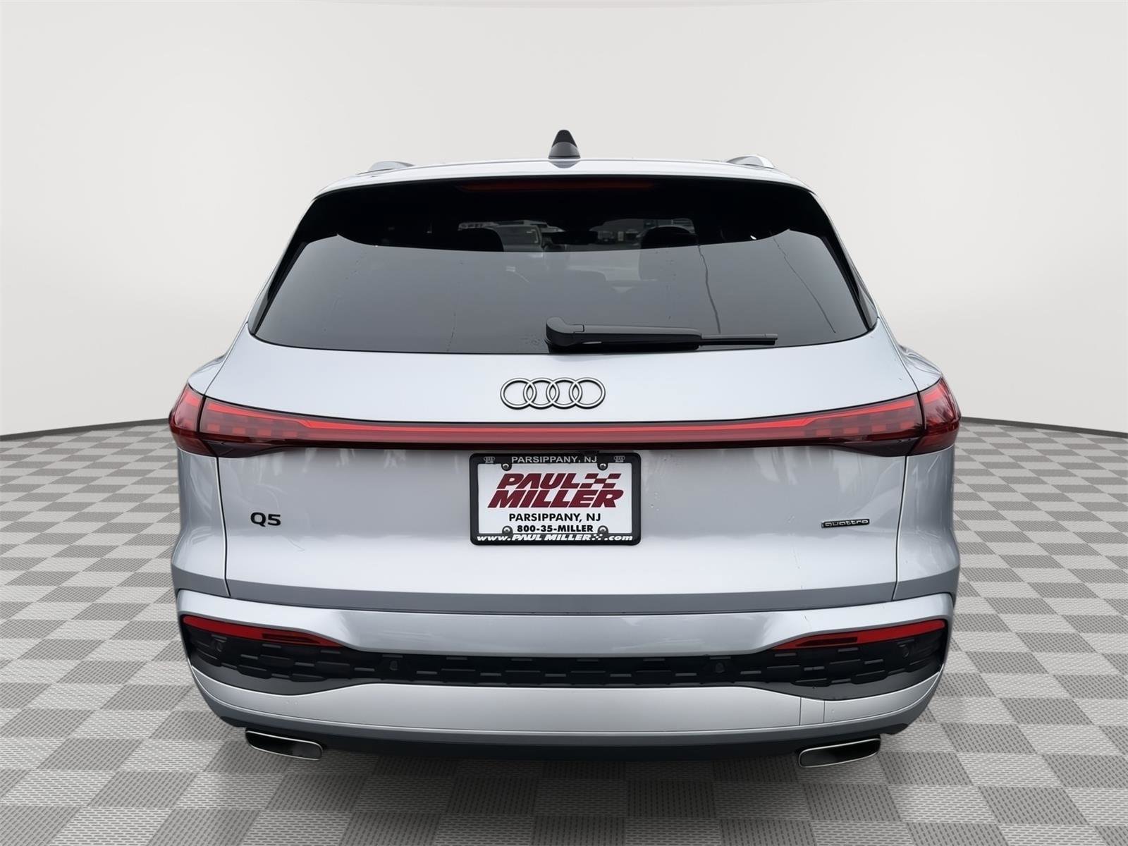 Used 2025 Audi Q5 Premium w/ Convenience Package image 5