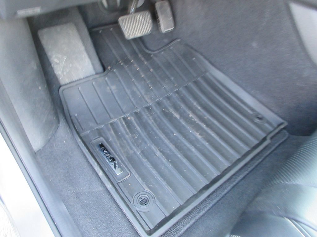 Used 2023 Acura MDX w/ Technology Package AWD/4WD image 30