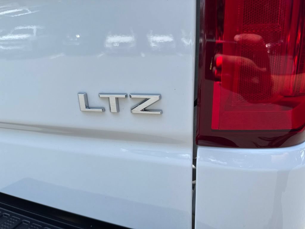 Used 2025 Chevrolet Silverado 1500 LTZ w/ LTZ Premium Package AWD/4WD image 11