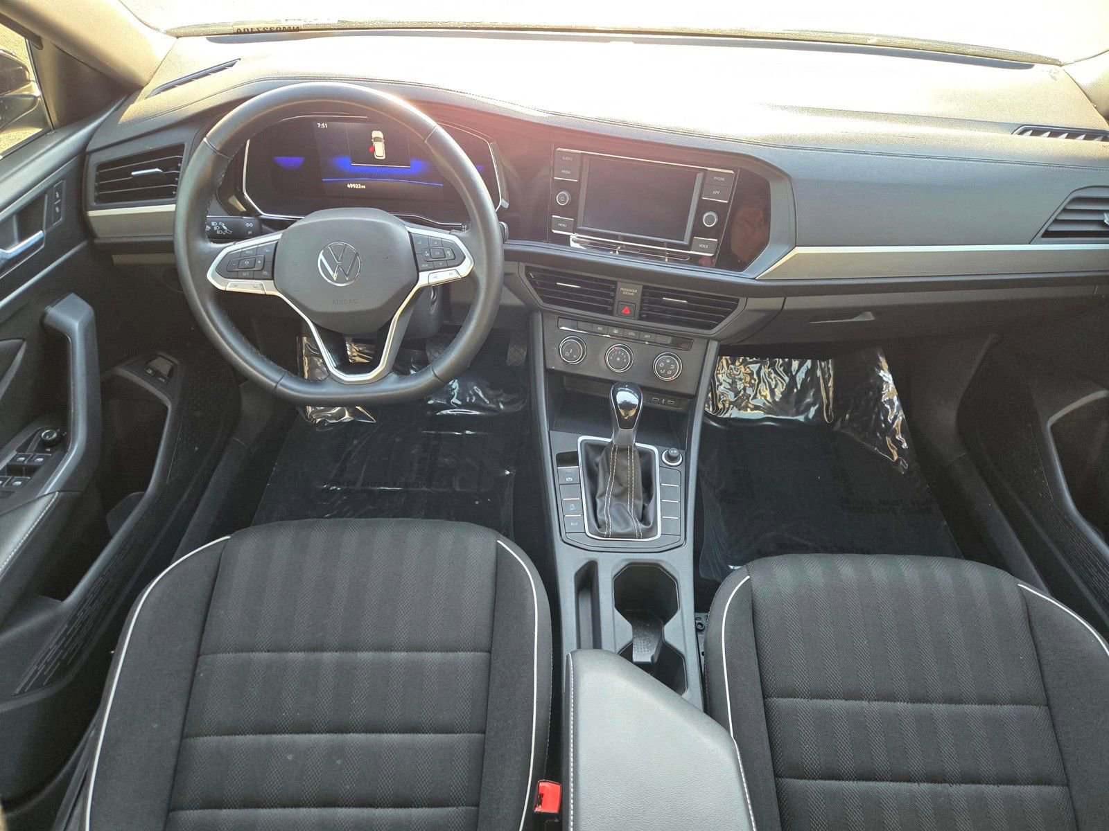 Used 2022 Volkswagen Jetta Sport image 11