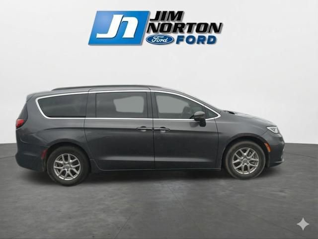 Used 2022 Chrysler Pacifica Touring-L FWD image 12
