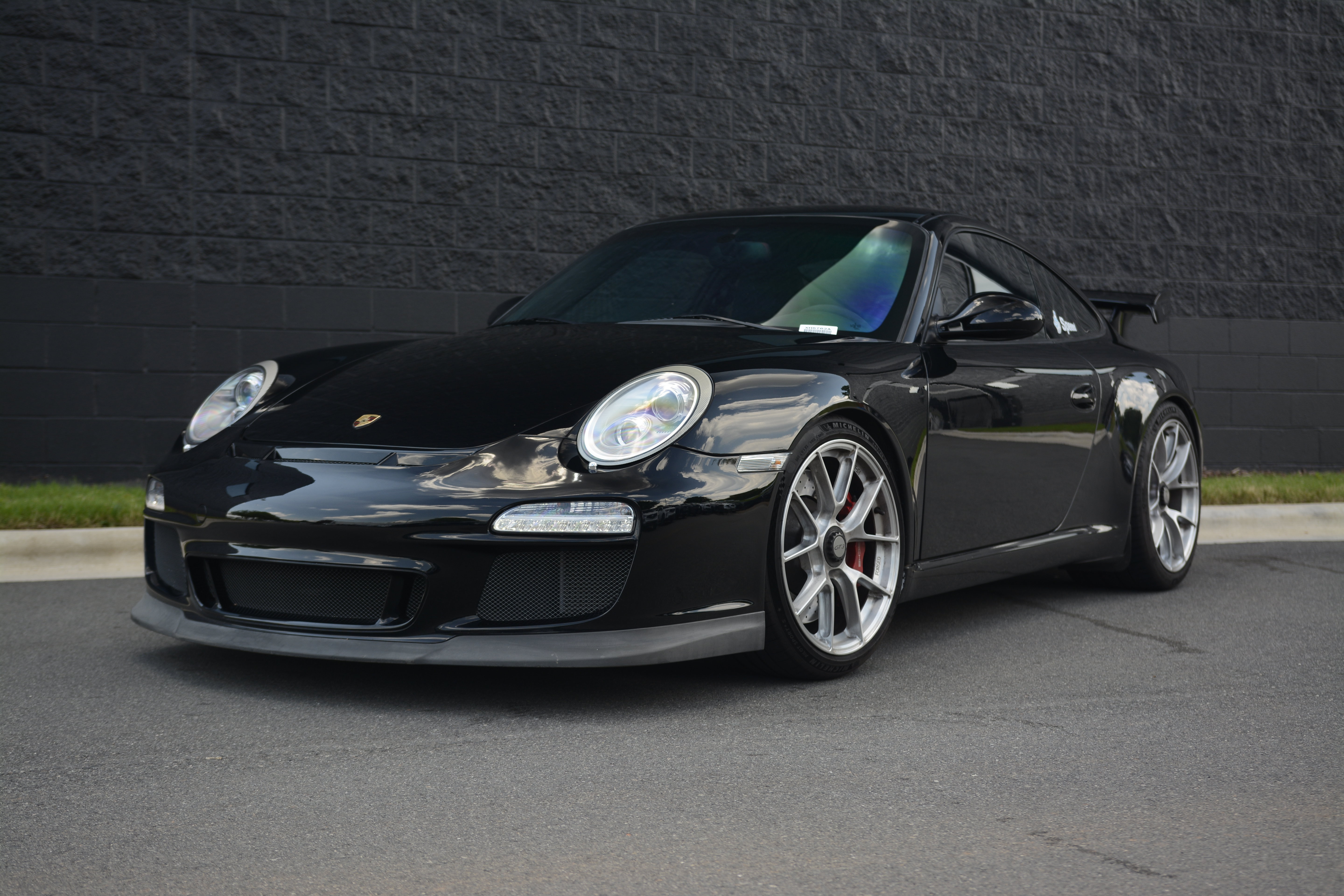 Used 2010 Porsche 911 GT3 RWD image 1