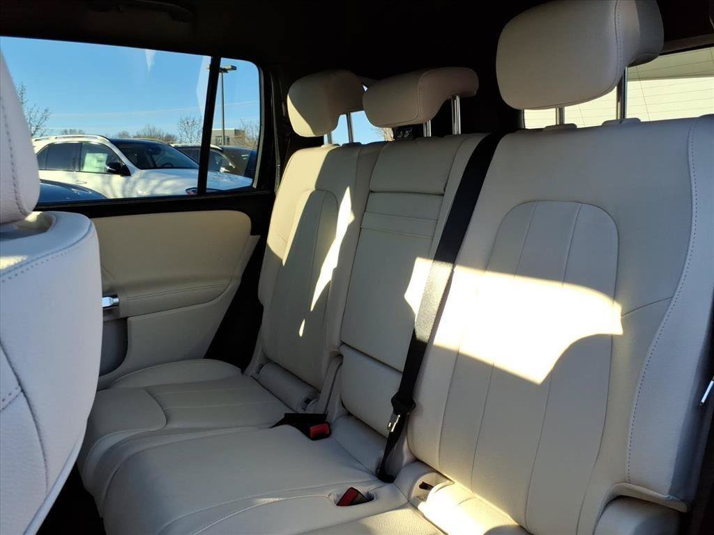 New 2026 Mercedes-Benz GLB 250 image 8