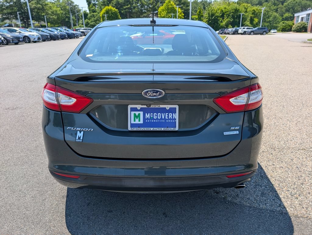 Used 2015 Ford Fusion SE w/ Equipment Group 201A FWD image 4