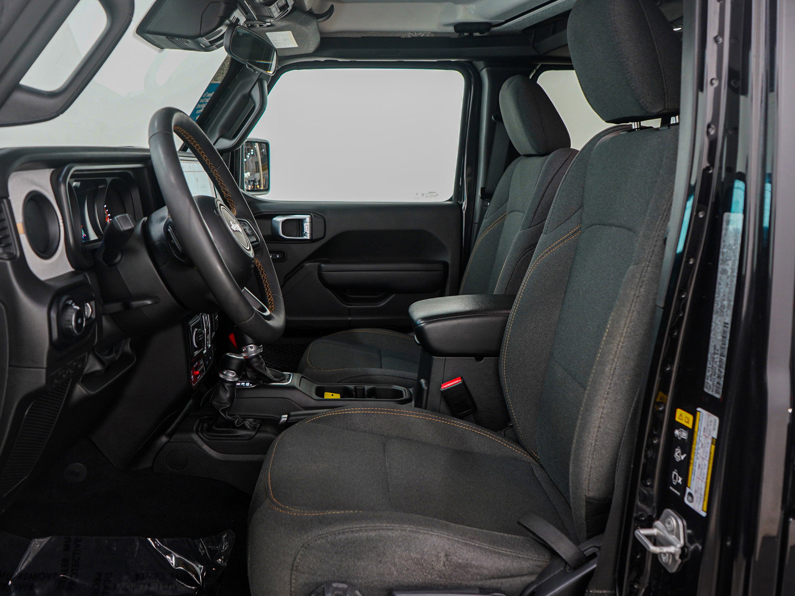 Used 2024 Jeep Wrangler Willys AWD/4WD image 23