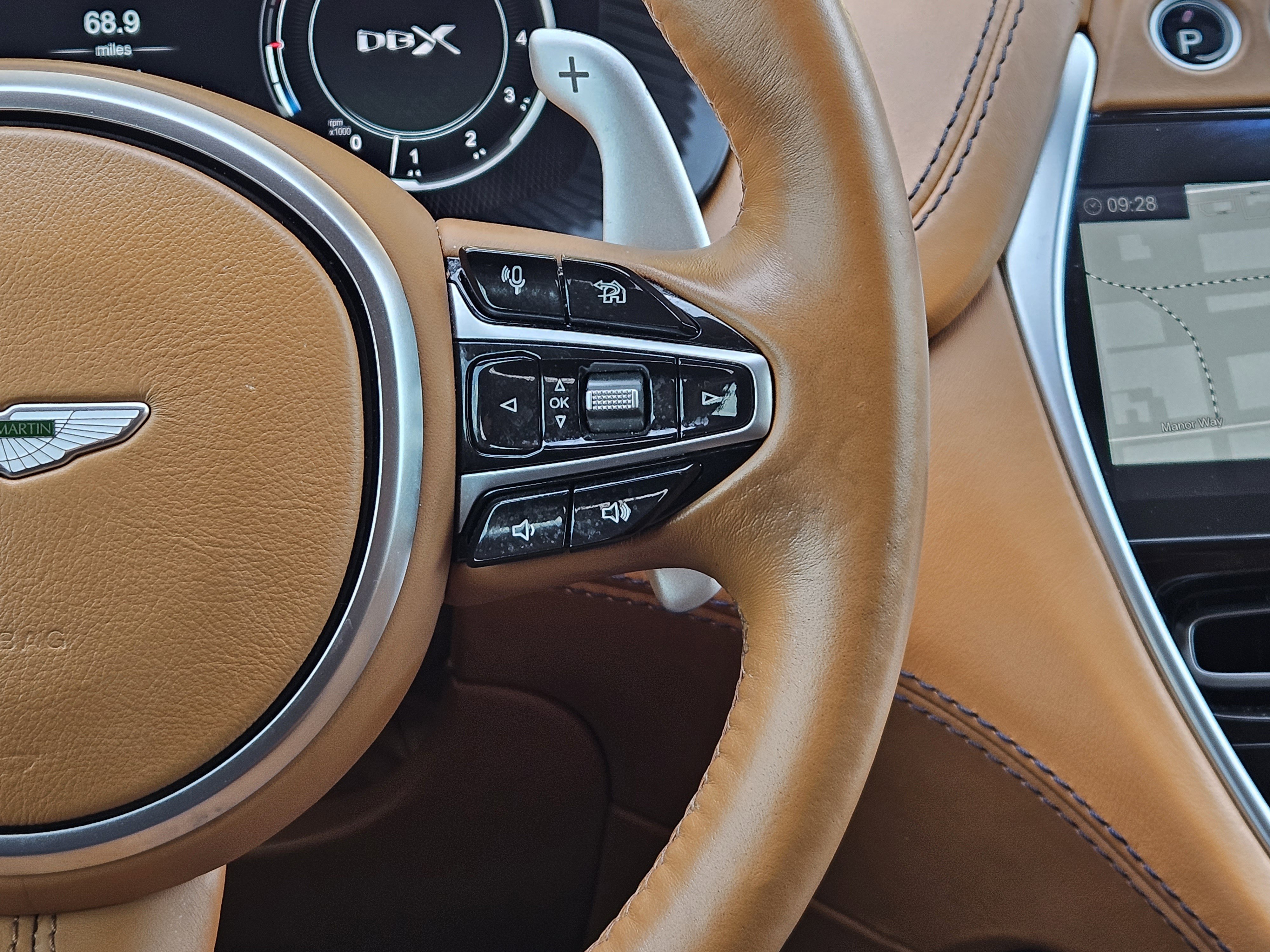 Used 2021 Aston Martin DBX image 29