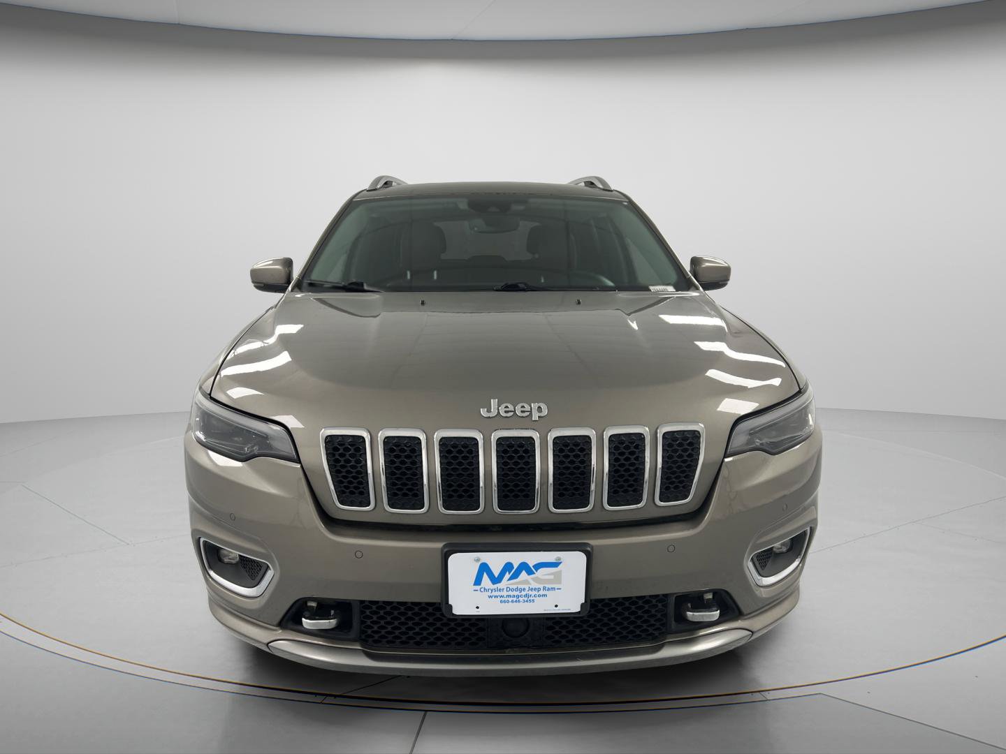 Used 2019 Jeep Cherokee Overland w/ Technology Group FWD image 3