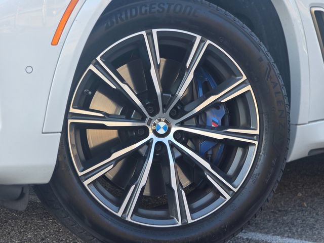 Used 2020 BMW X5 M50i w/ Parking Assistance Package AWD/4WD image 23