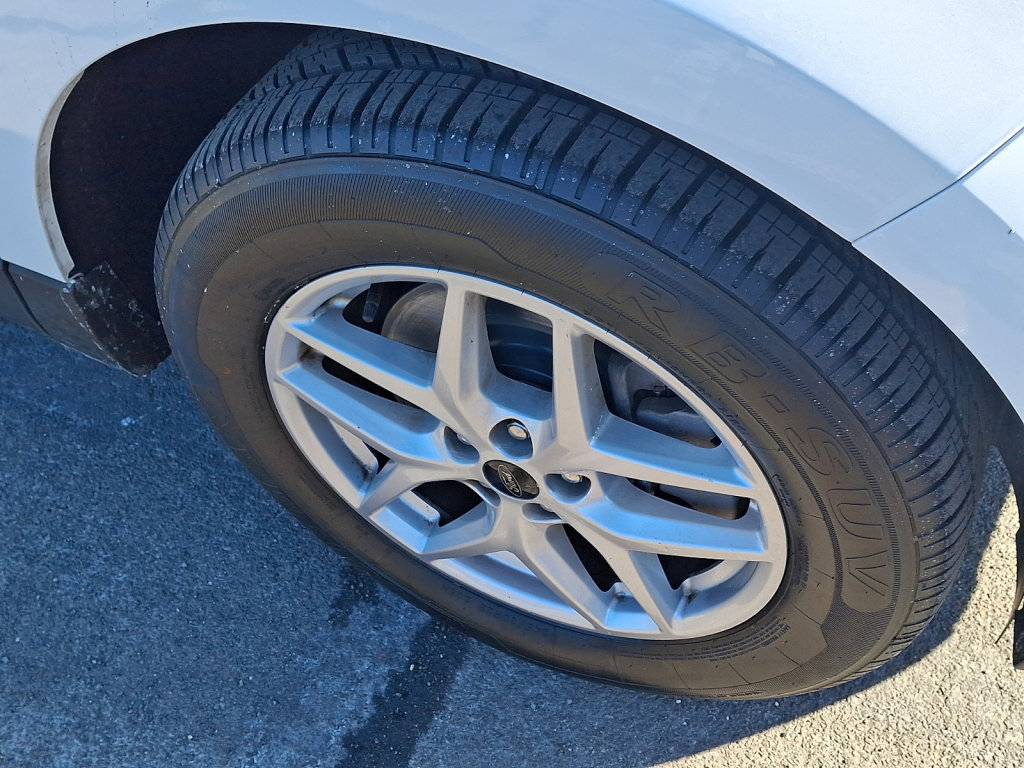 Used 2023 Ford Edge SEL image 9