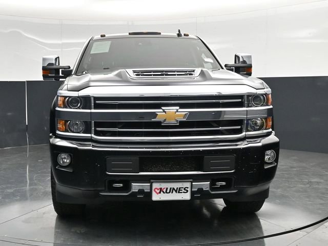 Used 2019 Chevrolet Silverado 2500 High Country w/ Duramax Plus Package AWD/4WD image 2
