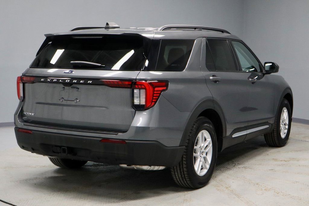 Certified 2025 Ford Explorer Active image 11