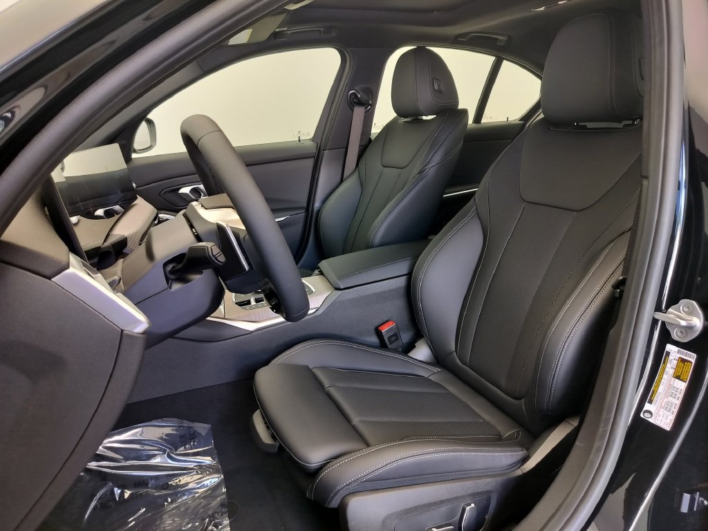 New 2026 BMW 330i Sedan w/ Convenience Package RWD image 9
