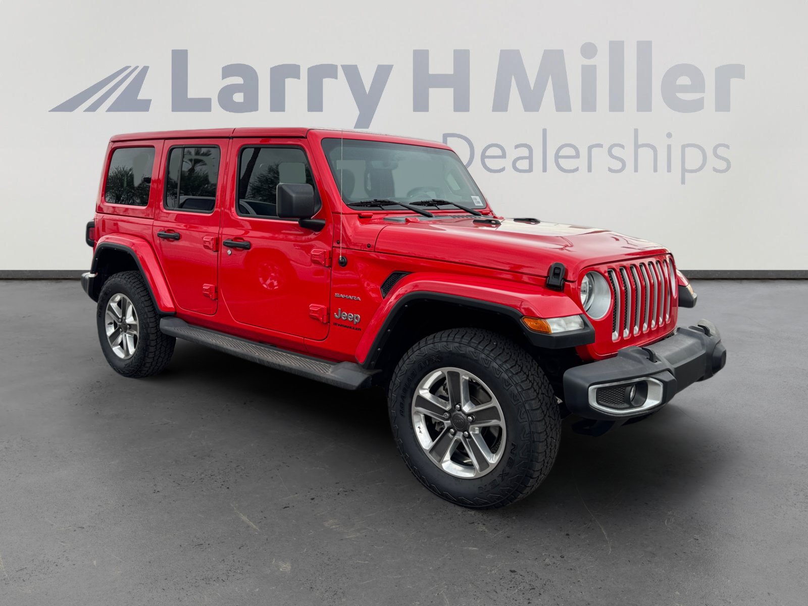 Used 2023 Jeep Wrangler Unlimited Sahara AWD/4WD image 7