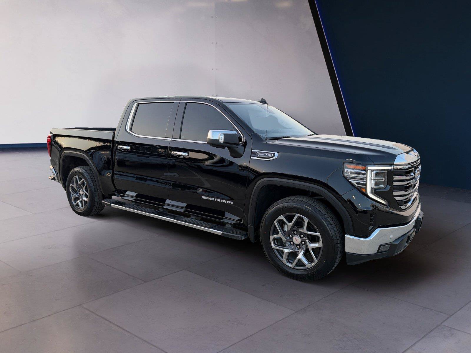 Used 2025 GMC Sierra 1500 SLT w/ SLT Premium Plus Package RWD image 7
