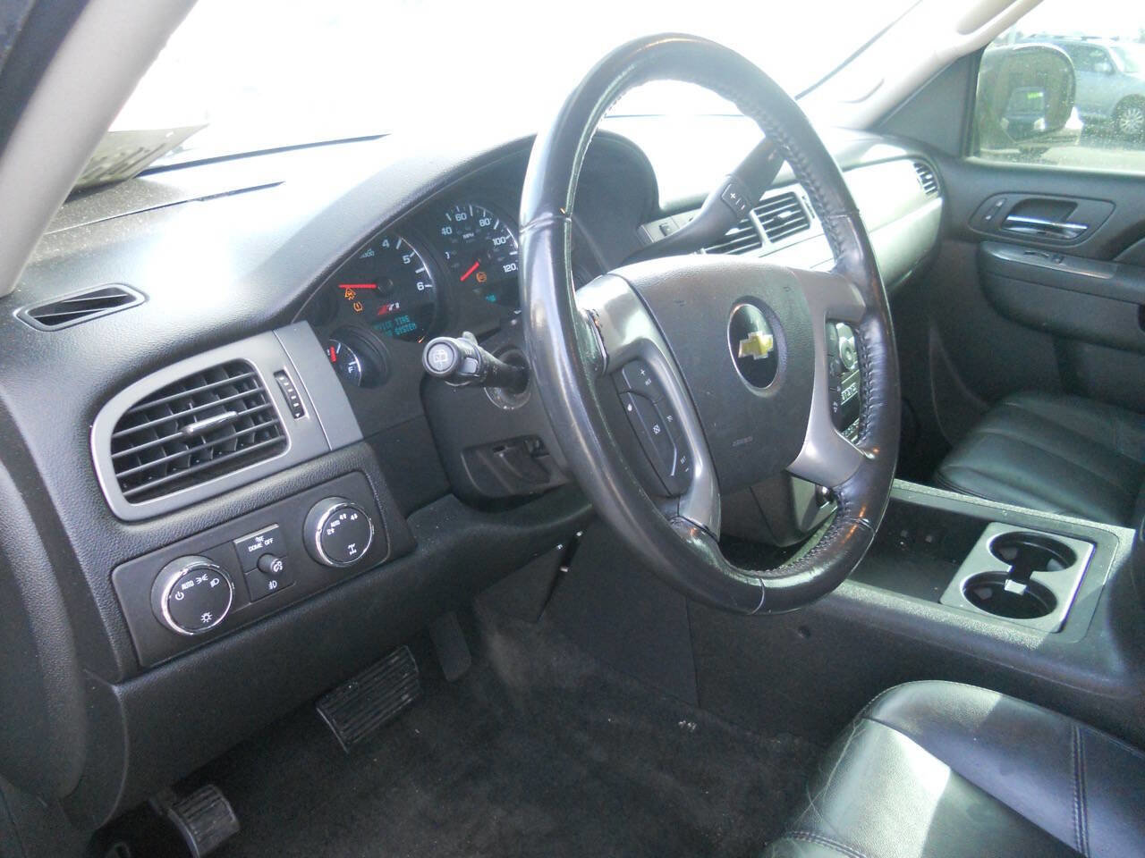 Used 2011 Chevrolet Tahoe LT w/ Luxury Package image 16