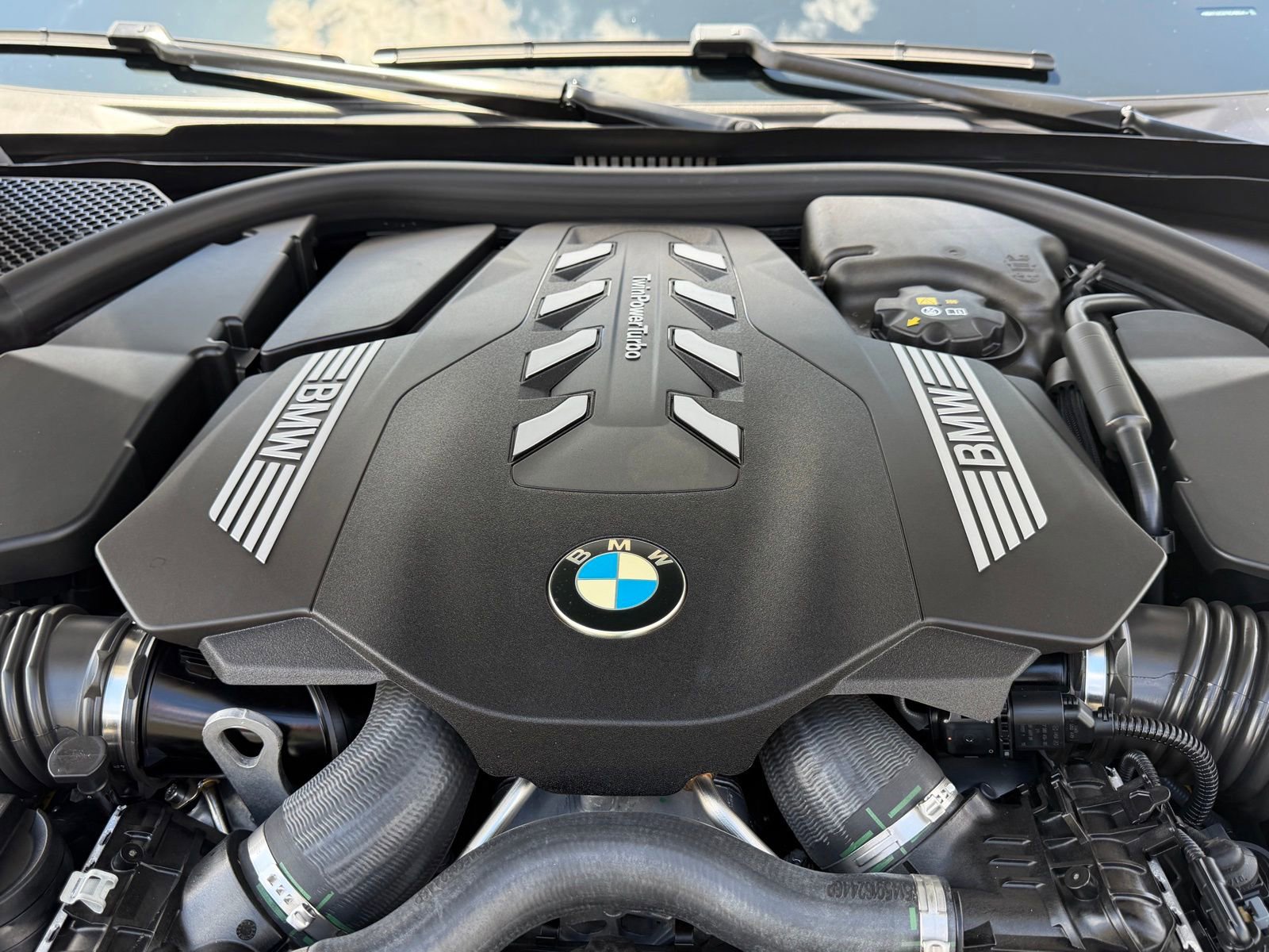 Certified 2022 BMW 750i xDrive image 39